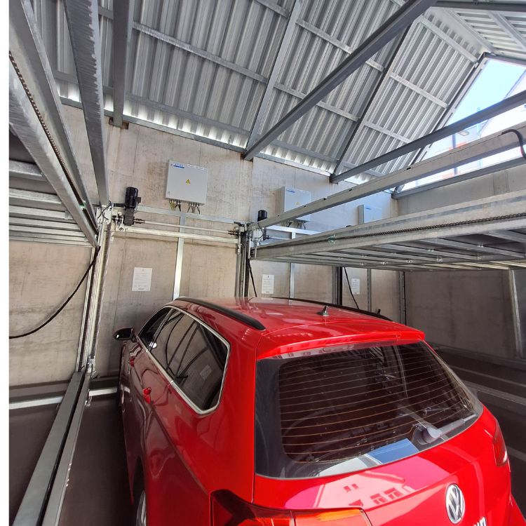 Parking motorisé à déplacement latéral