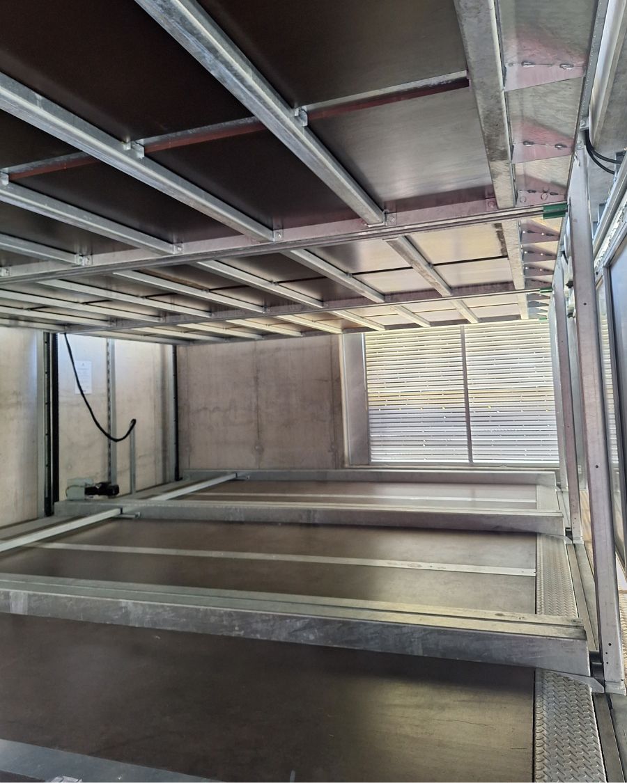 Système de parking semi-automatique